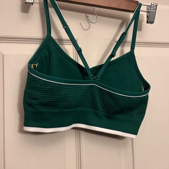 All in Motion Green Strappy Sports Bra - Picture 2 of 3